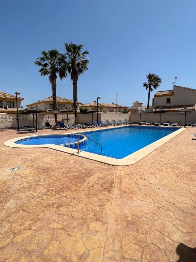 Bonito Adosado Con Piscina A 200 M De La Playa Apartman El Mojon  Kültér fotó
